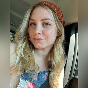 Meet your Posher, Alexandra